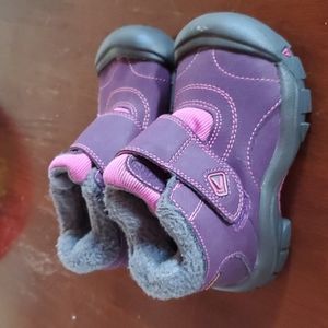 Kids Keen size 9